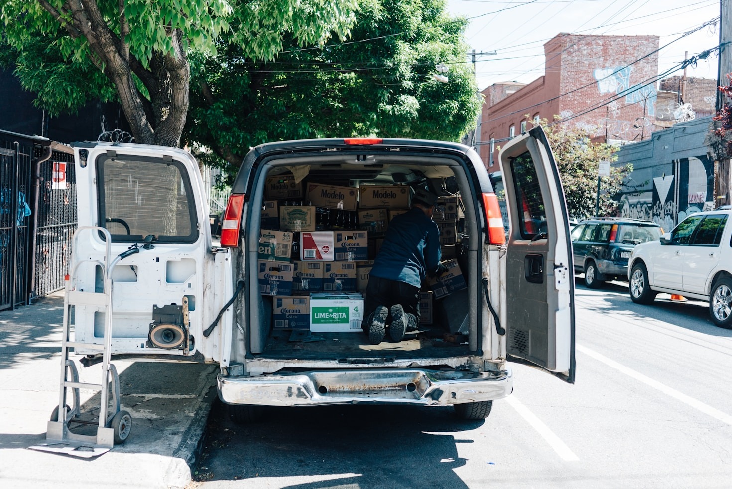 The Evolution of Efficient Delivery Services